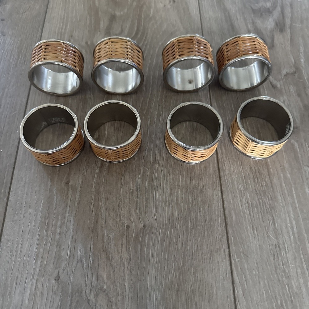 Set of 8 Everhome‎ Woven Aluminum Napkin Ring in Silver/Natural